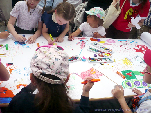 Většina dětí na akci kreslila obrázky.