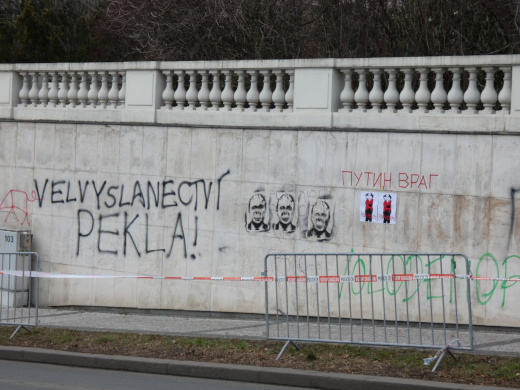 Aktivismus a vandalismus před ruskou ambasádou, 5. března 2022 